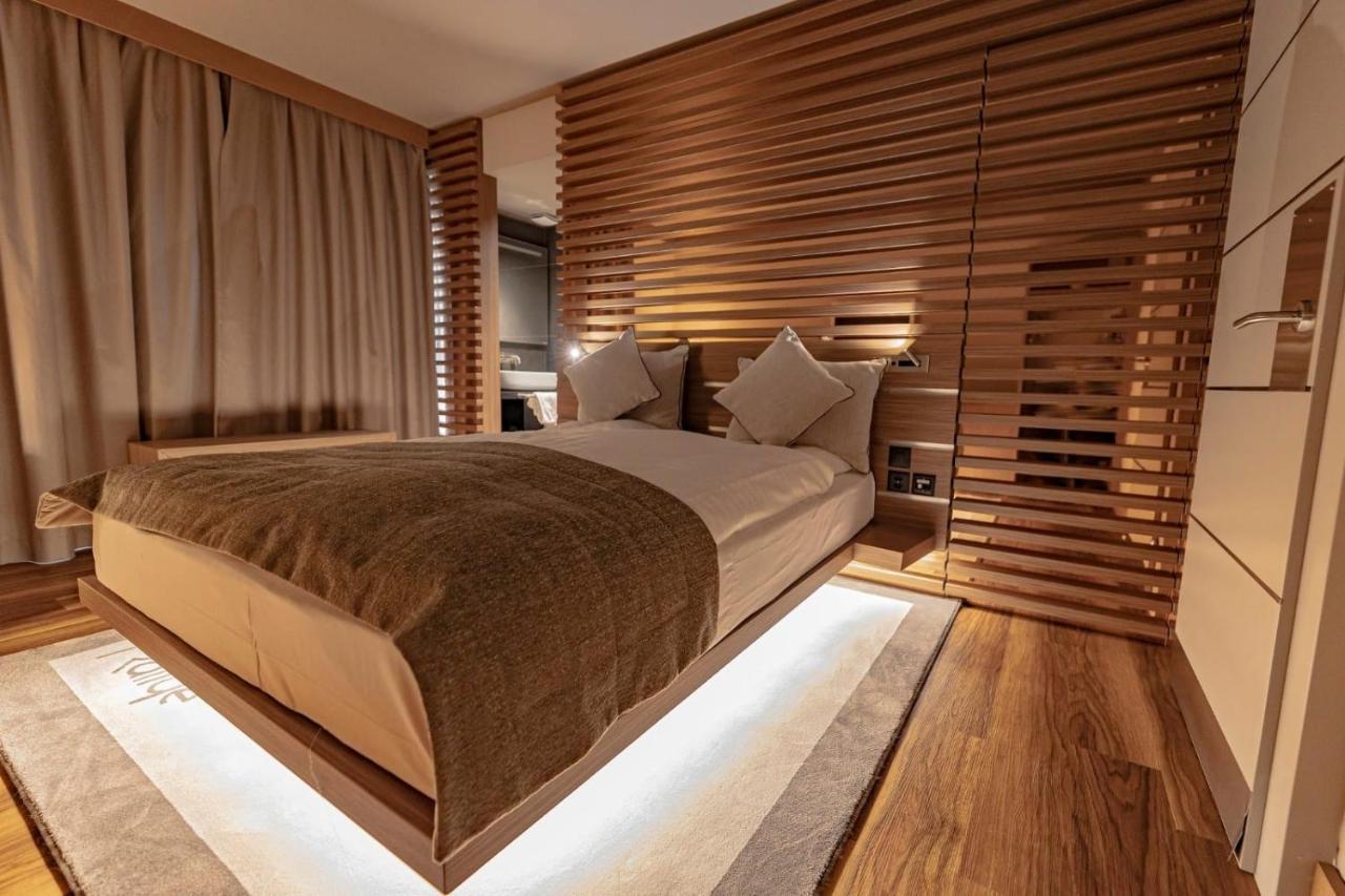 Hotel Rallye & Entrees Aux Bains De La Gruyere Bulle ภายนอก รูปภาพ