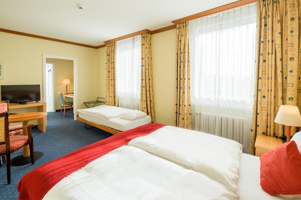 Hotel Rallye & Entrees Aux Bains De La Gruyere Bulle ภายนอก รูปภาพ