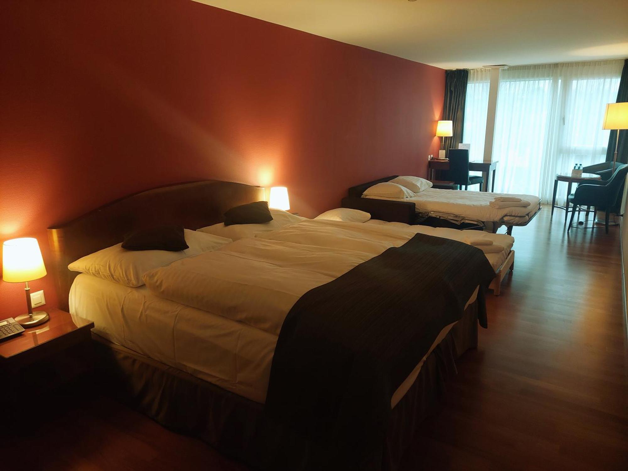 Hotel Rallye & Entrees Aux Bains De La Gruyere Bulle ภายนอก รูปภาพ