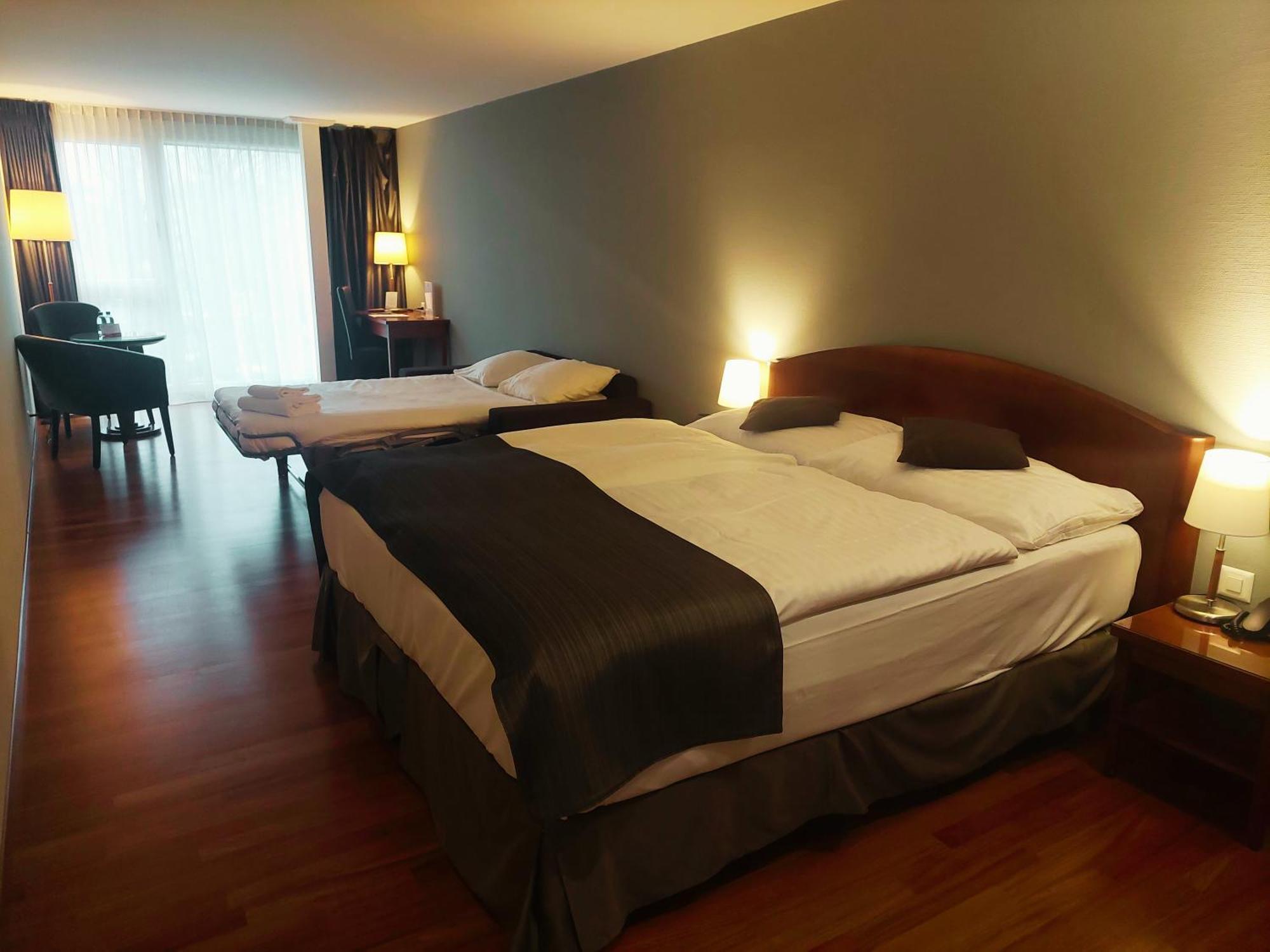 Hotel Rallye & Entrees Aux Bains De La Gruyere Bulle ภายนอก รูปภาพ