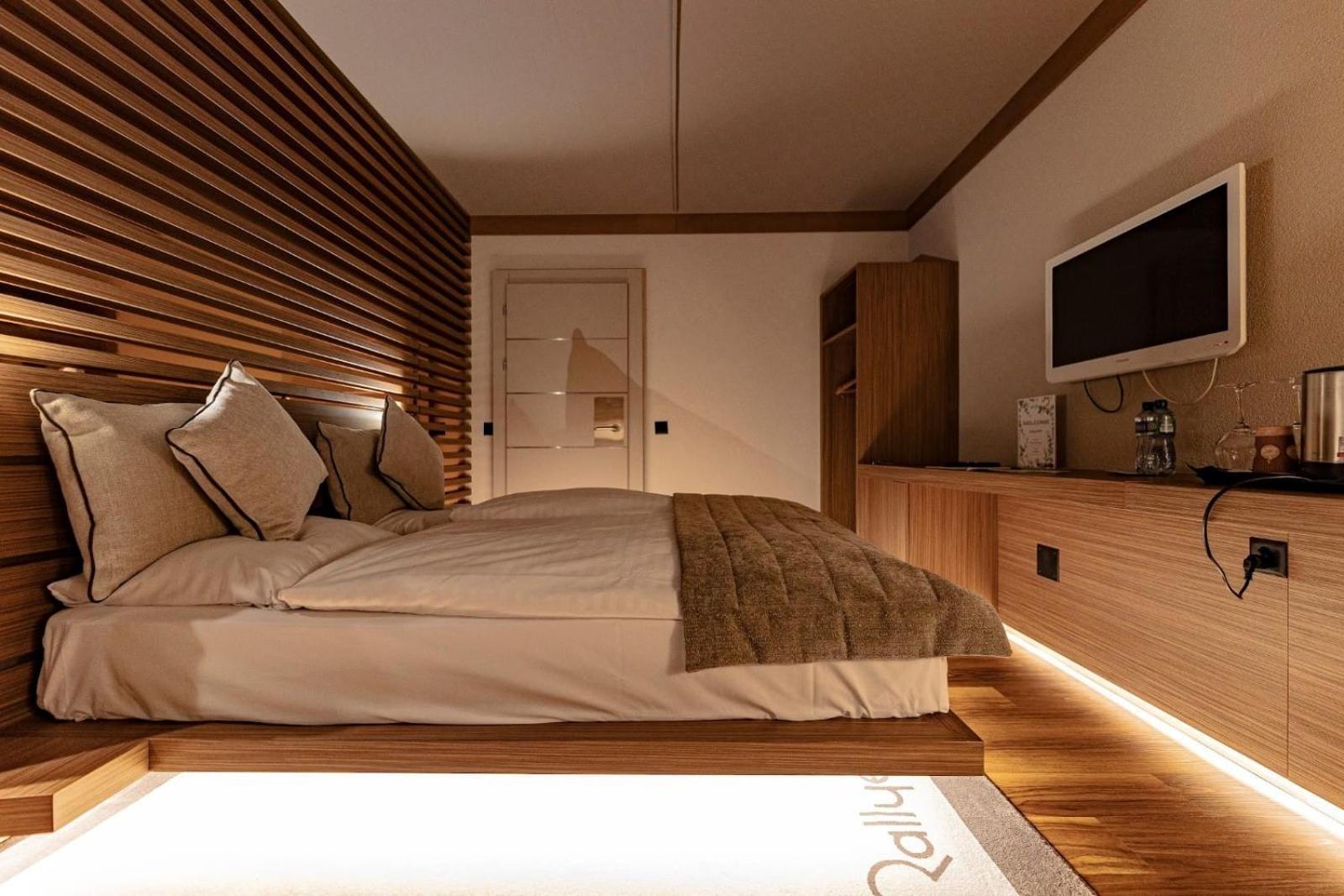 Hotel Rallye & Entrees Aux Bains De La Gruyere Bulle ภายนอก รูปภาพ