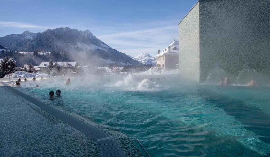 Hotel Rallye & Entrees Aux Bains De La Gruyere Bulle ภายนอก รูปภาพ